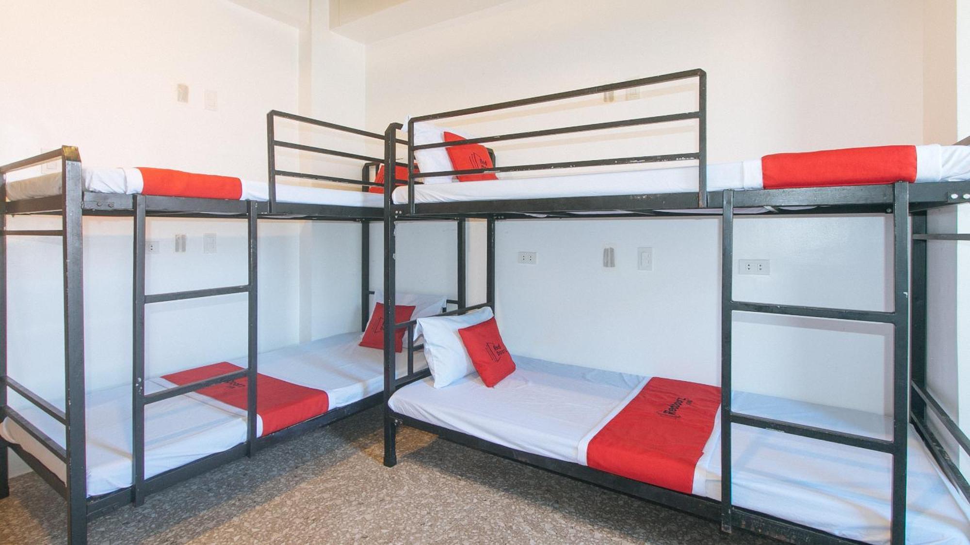 Hotel Reddoorz Near Lrt 2 Antipolo Station Exterior foto